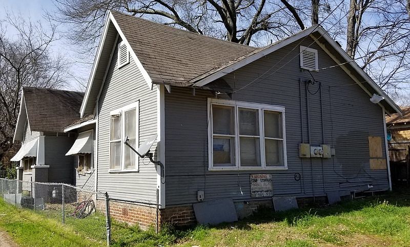 2nd image of 428 S Fredonia St