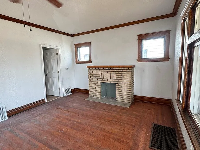 454 Lexington Ave — Photo 5