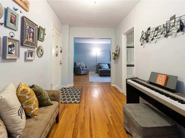 2229 Knapp Street image 25 of 31