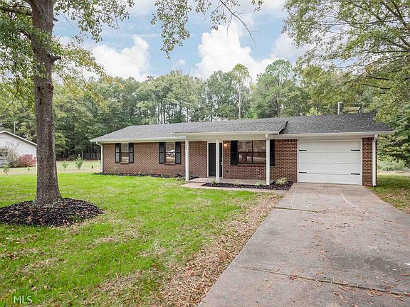 2nd image of 122 Honeysuckle Ln #7