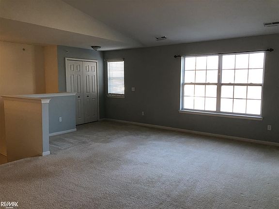 4th image of 27049 Carrington Pl