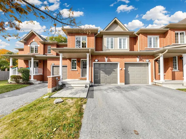 7360 Zinnia Pl #101, Mississauga, ON L5W 2A1