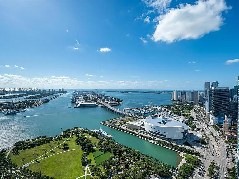 1100 Biscayne Blvd #5203 — Photo 22