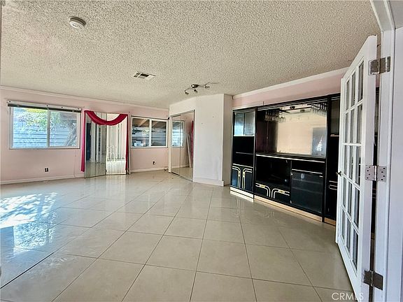 5th image of 10181 Larson Ave
