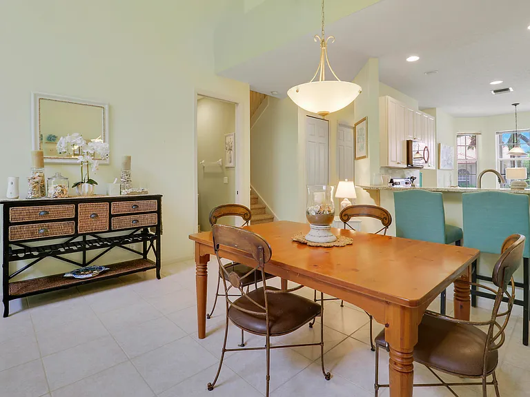 9222 Wentworth Ln — Photo 15
