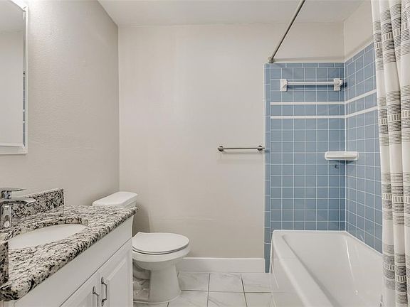 4th image of 2717 Ryan Ave