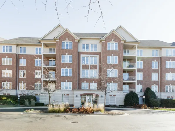 610 Robert York Ave APT 307, Deerfield, IL 60015