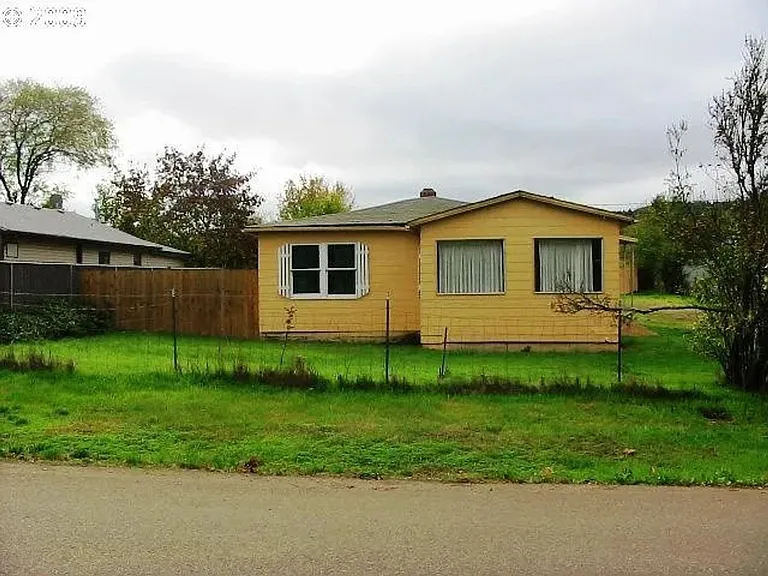 1420 Gleason Ave — Photo 2