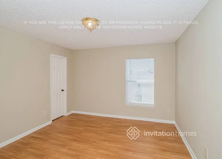 1656 Hawkins Cove Dr E — Photo 14