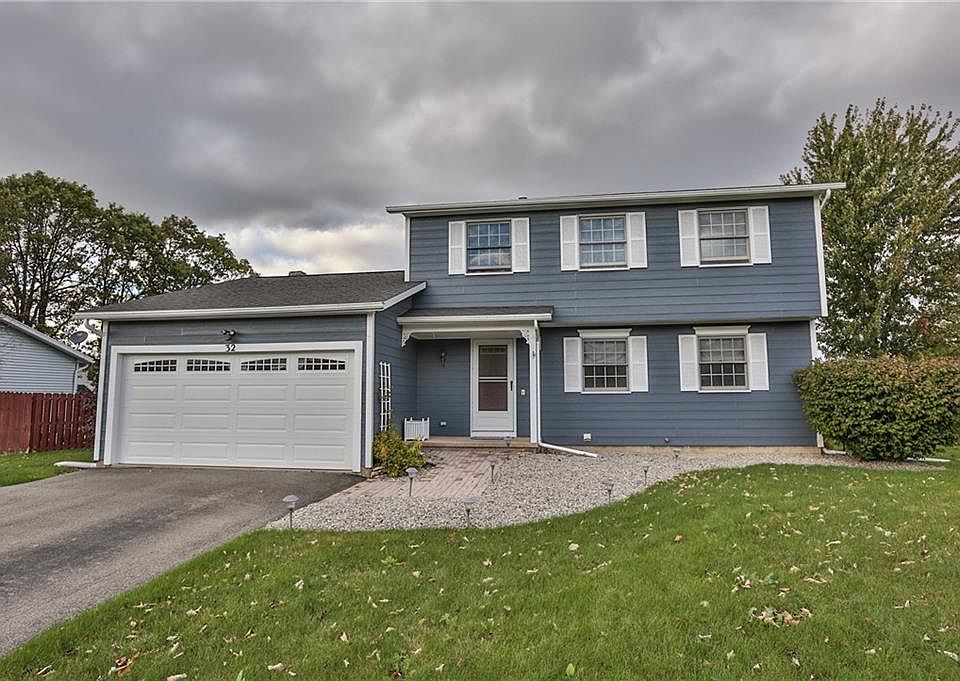 1st image of 32 Woodstock Ln