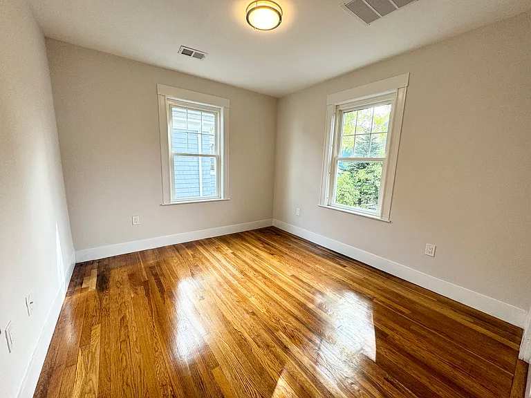 72 Belden St #2L — Photo 6