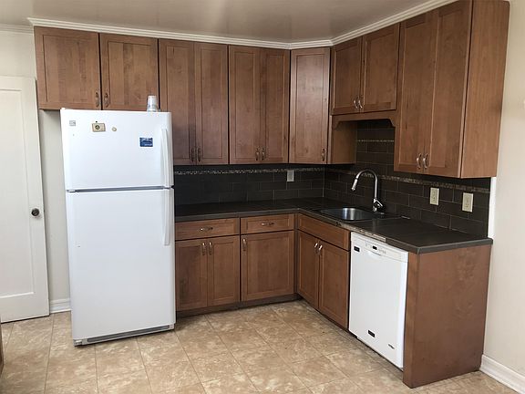 5th image of 255 Bellevue Ave