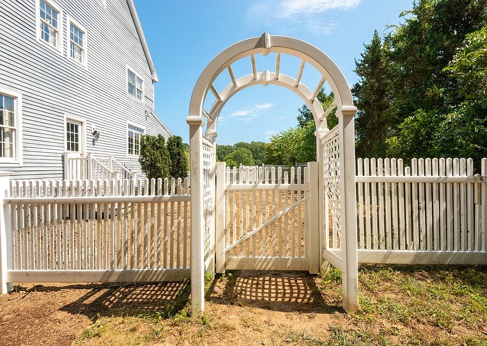 15 Jeffreys Neck Rd, Ipswich, MA 01938 Zillow