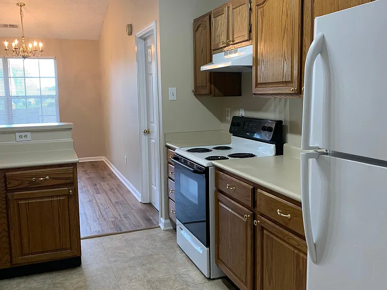 213 Copperfield Ln #213 — Photo 6