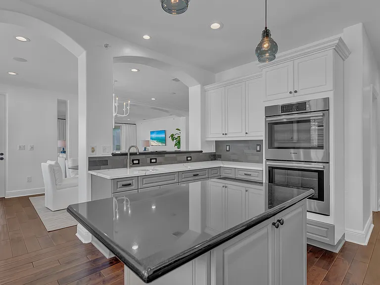 4866 S Harbor Dr #401 — Photo 9