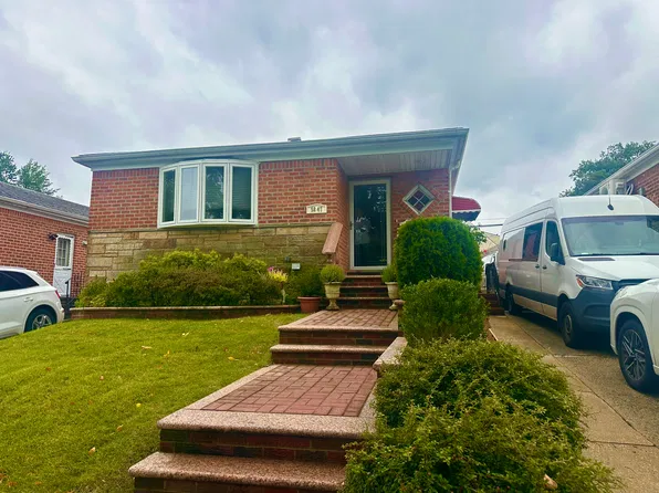 5847 208th St #B, Oakland Gardens, NY 11364