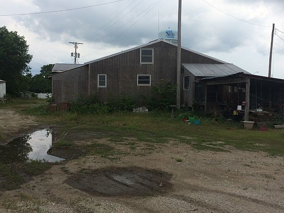 4th image of 210 N Osage Blvd