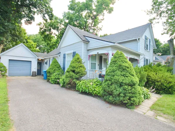 48 W Burdick St, Oxford, MI 48371