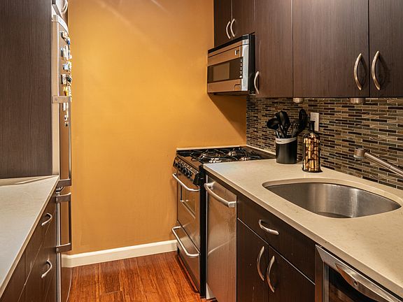 3rd image of 302 Lexington Ave #4F