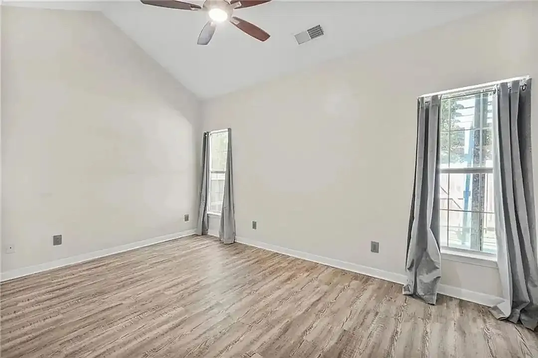 3 bed, 2.5 bath, 1572 sqft, $2,500 — Photo 3