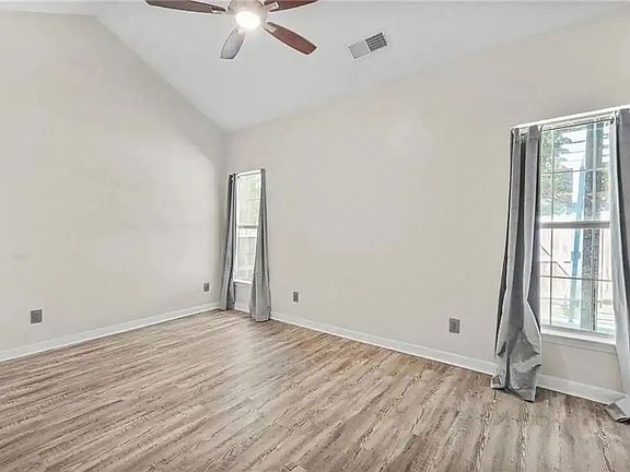 3rd image of 1288 Gates Cir SE