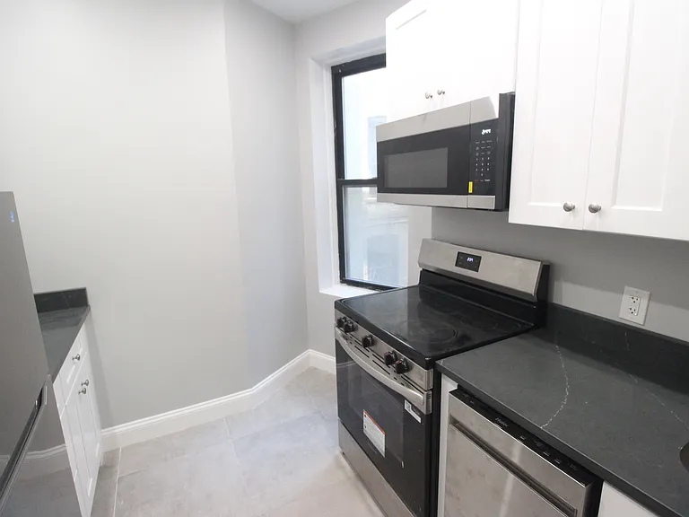 192 Claremont Ave #1D — Photo 11