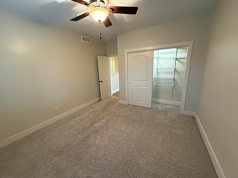 815 Parkway Dr — Photo 23