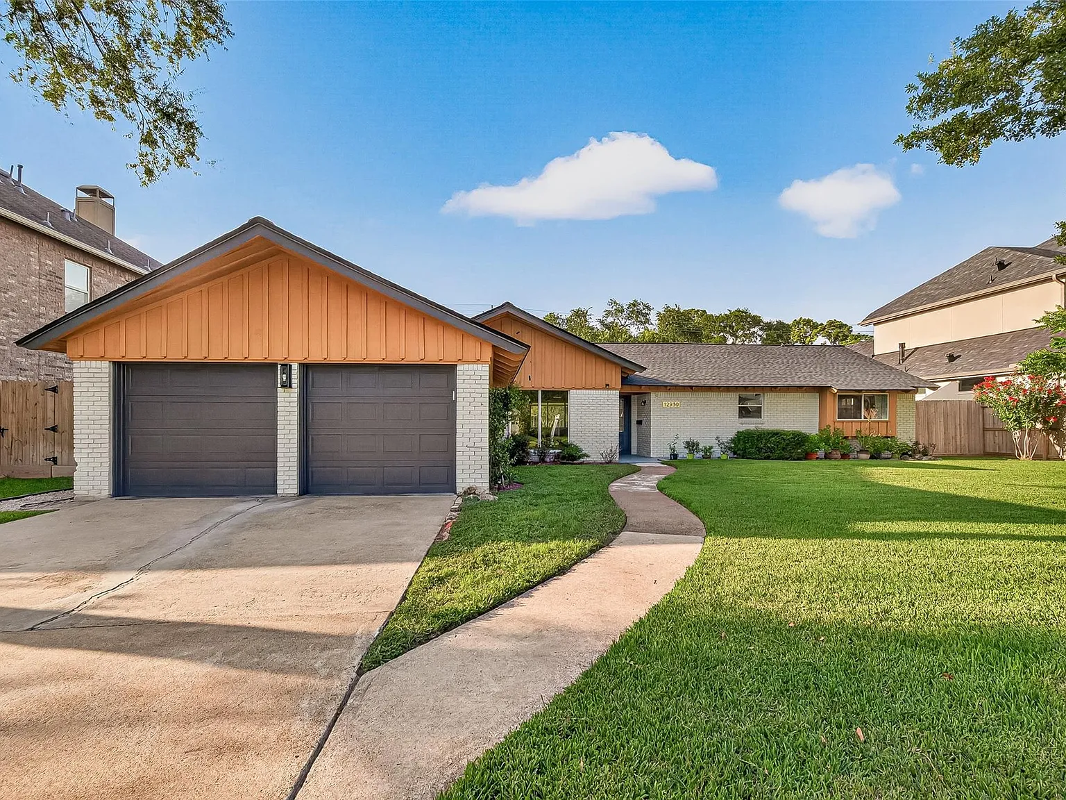 4 bed, 3.0 bath, 2153 sqft, $3,800 — Photo 4