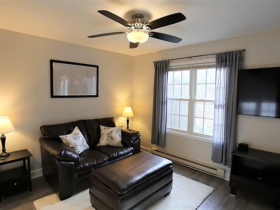 2nd image of 4015 Chaucer Pl