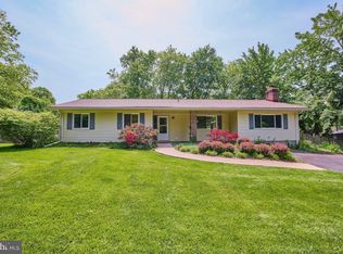 903 3rd St, Herndon, VA 20170