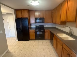 855 E 22nd St APT 403, Lombard, IL 60148