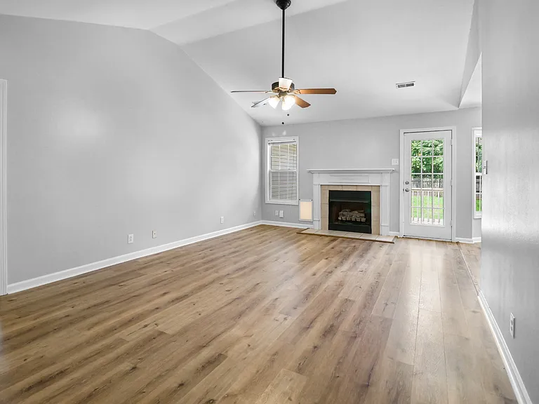 1644 Cedar Springs Cir — Photo 3