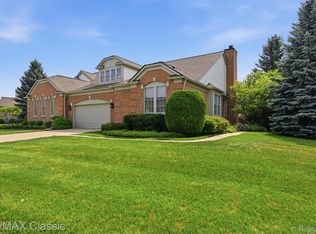 44764 Aspen Ridge Dr #116, Northville, MI 48168