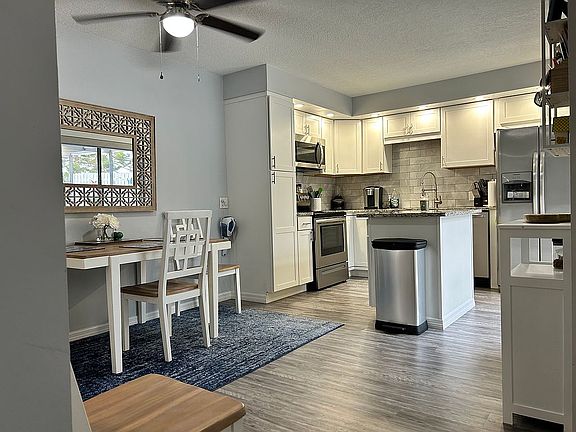 4th image of 5805 SE Riverboat Dr