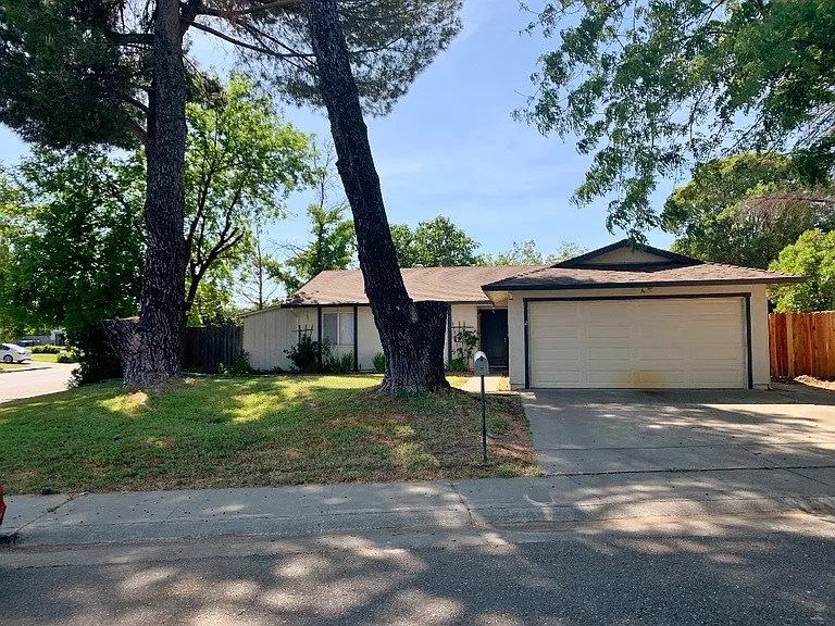 805 Avon Ct — Photo 1