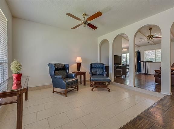 5th image of 1100 Shadyglen Cir