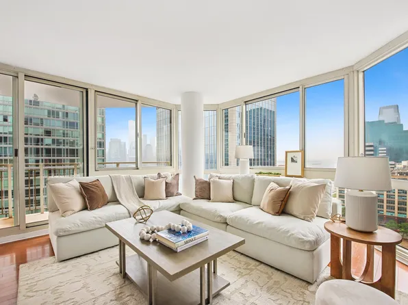 20 2nd Street image 3 of 43