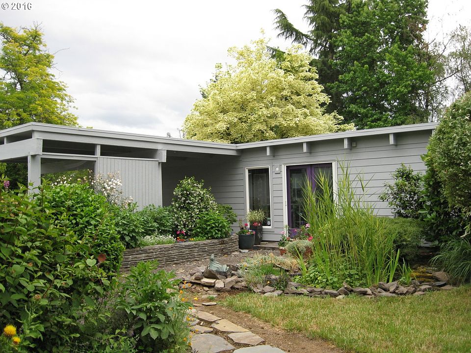 1st image of 5205 NE 41st Way