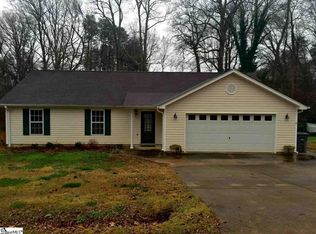 140 Mountain View Cir, Greenville, SC 29609