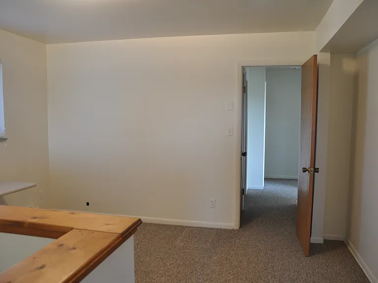 Home Office / Den Area