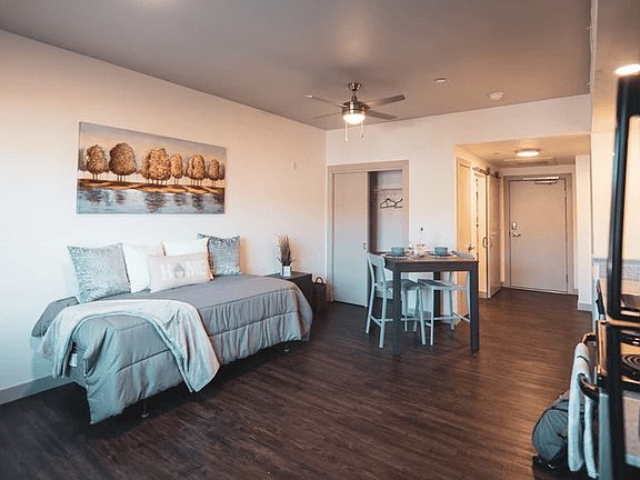 2nd image of 800 Silver Ave SW #12825954