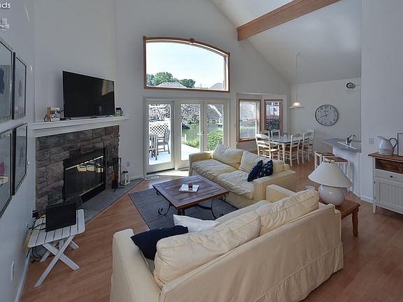 3rd image of 3935 Quarrystone Ct