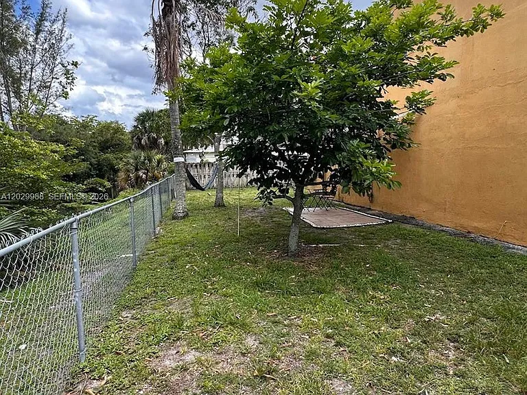 5950 NW 25th Pl #233 — Photo 3