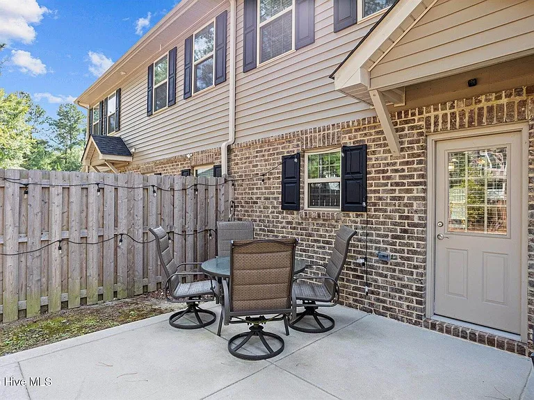 127 Lark Dr — Photo 31