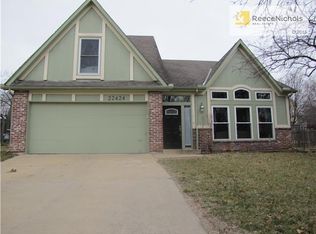 22424 W 64th St, Shawnee, KS 66226