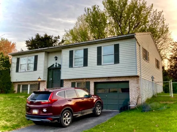2452 Lexington Cir, State College, PA 16801