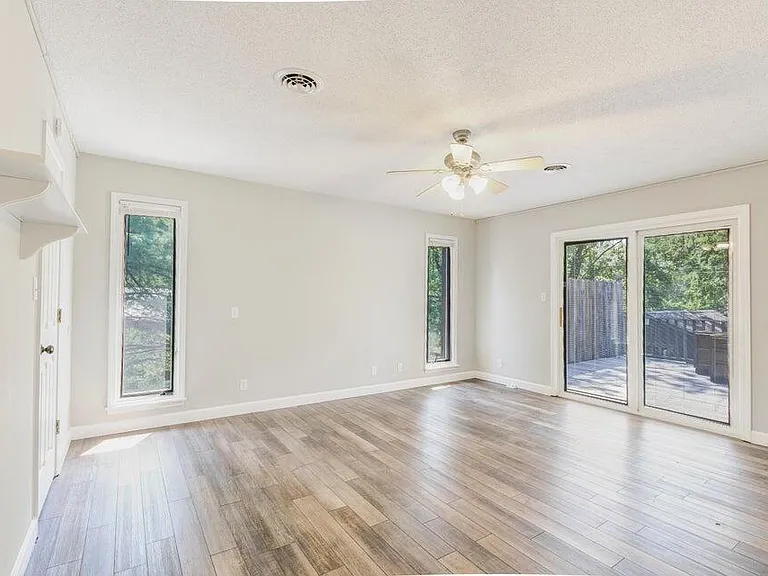 2400 Ridgefield Rd — Photo 14