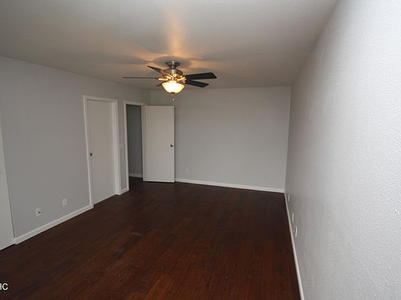 4th image of 7803 Lake Wood Dr