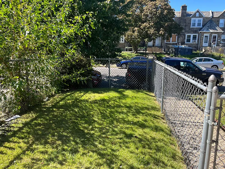 3427 Sheffield Ave #2 — Photo 5