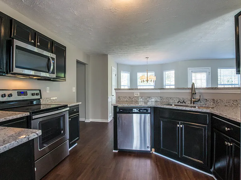 3814 Hadley Rd — Photo 4